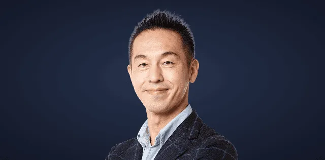 曽山 哲人
